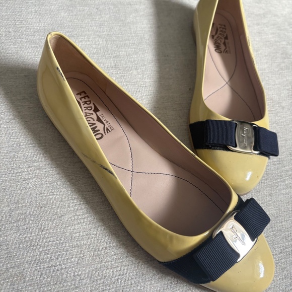 Ferragamo varina flats size 8 - Picture 2 of 4